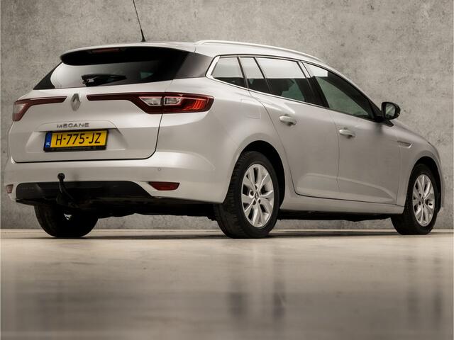 Renault MEGANE Estate 1.3 TCe Limited Sport 141Pk Automaat (APPLE CARPLAY, VIRTUAL COCKPIT, NAVIGATIE, CLIMATE, SPORTSTOELEN, GETINT GLAS, TREKHAAK, PARKEERSENSOREN, NIEUWSTAAT)