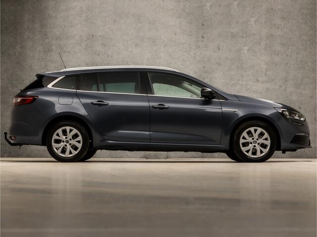 Renault MEGANE Estate 1.3 TCe Limited Sport 141Pk Automaat (APPLE CARPLAY, VIRTUAL COCKPIT, NAVIGATIE, CLIMATE, GETINT GLAS, SPORTSTOELEN, TREKHAAK, PARKEERSENSOREN, CRUISE, NIEUWSTAAT)