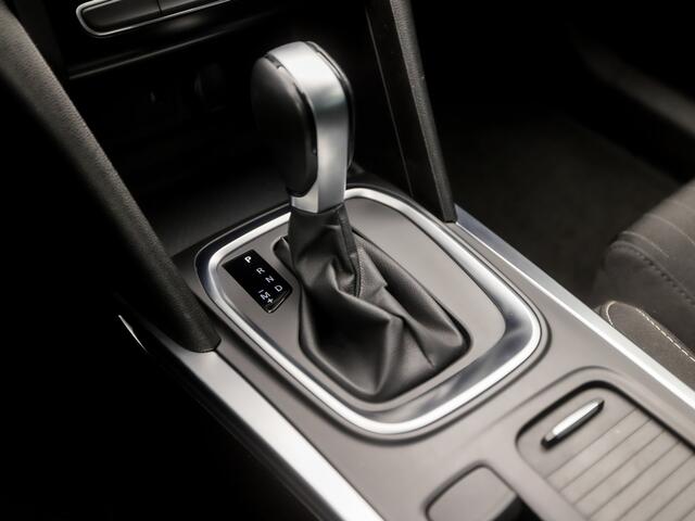 Renault MEGANE Estate 1.3 TCe Limited Sport 141Pk Automaat (APPLE CARPLAY, VIRTUAL COCKPIT, NAVIGATIE, CLIMATE, GETINT GLAS, SPORTSTOELEN, TREKHAAK, PARKEERSENSOREN, CRUISE, NIEUWSTAAT)