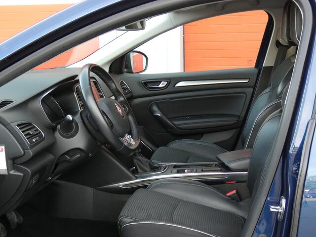Renault MEGANE Estate 1.2 TCe Bose/ trekhaak/ mooie auto!