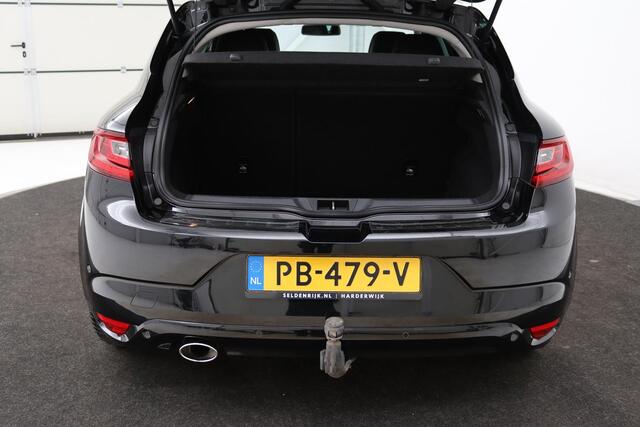 Renault MEGANE 1.5 dCi Bose | Trekhaak | Massage | Camera | Sfeerverlichting | Navigatie | Climate control | Cruise control | Parkeerhulp | Keyless