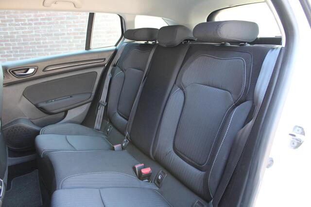 Renault MEGANE Estate 1.5 dCi Zen | DBRIEM-VV | DEALER-ONDERH | CLIMA | PDC-A | CRUISE | DAB-RADIO | NAVI | LED |