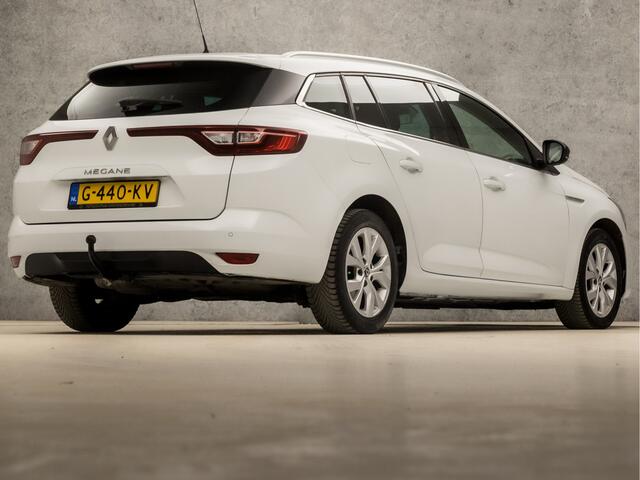 Renault MEGANE Estate 1.3 TCe Limited Sport 141Pk Automaat (APPLE CARPLAY, VIRTUAL COCKPIT, NAVIGATIE, KEYLESS, STOELVERWARMING, SPORTSTOELEN, TREKHAAK, CRUISE, PARKEERSENSOREN, NIEUWE APK, NIEUWSTAAT)