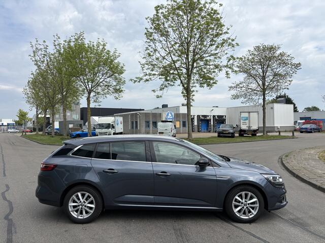 Renault MEGANE Estate 1.2 TCe Limited 6-Bak 132 PK. Nieuwe auto van de tweede eigenaar !!! Net ketting en waterpomp vervangen bij de dealer aantoonbaar !!