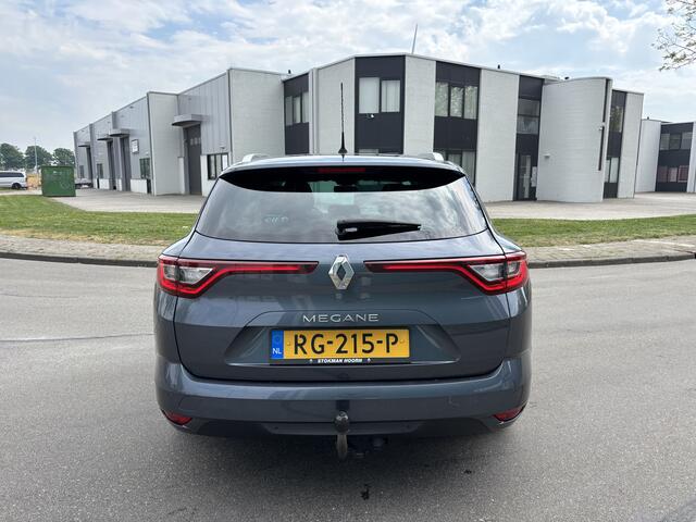 Renault MEGANE Estate 1.2 TCe Limited 6-Bak 132 PK. Nieuwe auto van de tweede eigenaar !!! Net ketting en waterpomp vervangen bij de dealer aantoonbaar !!