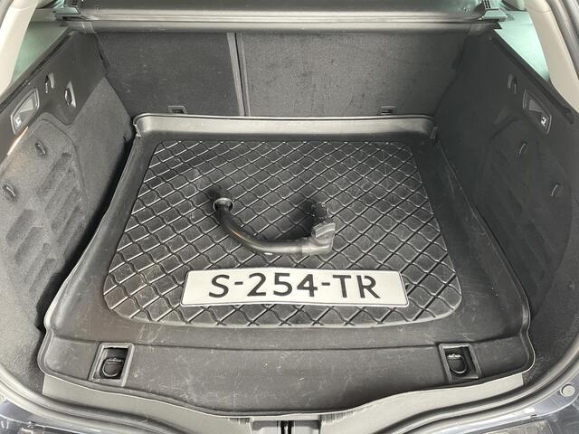 Renault MEGANE Estate 1.6 E-Tech Plug-In Hybrid 160 Intens AUTOMAAT / NAVIGATIE / TREKHAAK/ PDC