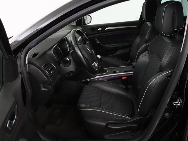 Renault MEGANE 1.3 TCe Bose | Camera | Keyless | Carplay | Navigatie | Sfeerverlichting | Cruise Control | Climate control | Dodehoek detectie