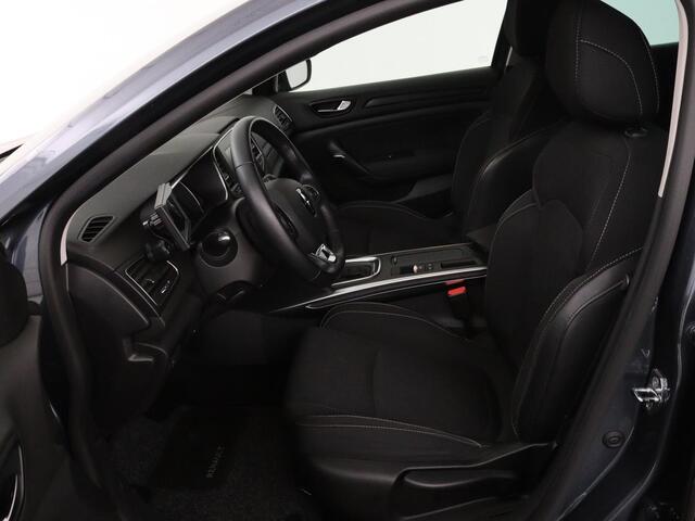 Renault MEGANE 1.3 TCe Limited | 54.200km NAP | Automaat | Camera | Navigatie | Climate control | Keyless | Parkeerhulp | Getint glas | Cruise control