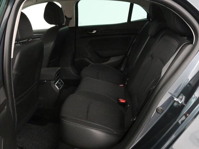 Renault MEGANE 1.3 TCe Limited | 54.200km NAP | Automaat | Camera | Navigatie | Climate control | Keyless | Parkeerhulp | Getint glas | Cruise control