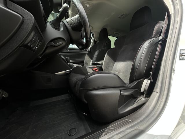 Renault MEGANE Estate 1.6 E-Tech Plug-In Hybrid 160 R.S. Line