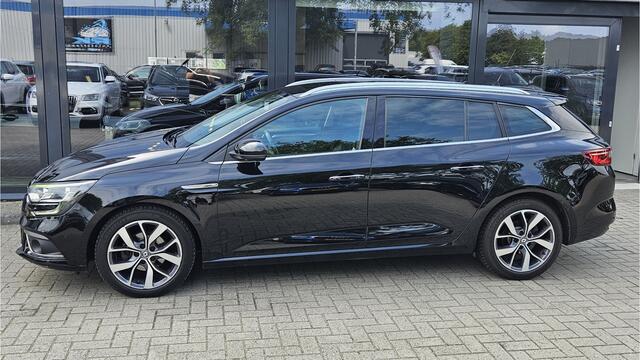 Renault MEGANE Estate 1.2 TCe Bose + MASSAGE + CAMERA + KEYLESS + LM VELGEN