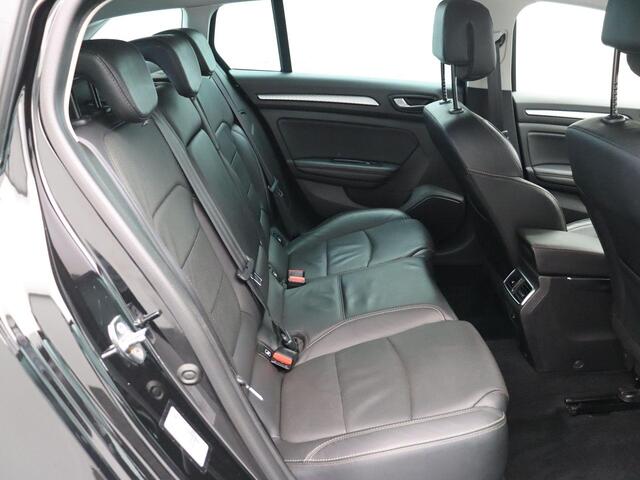 Renault MEGANE Estate Plug-In Hybrid 160pk Business Edition One | Trekhaak | Stuur/Stoelverwarming | Bekleding Leder | Groot Scherm |