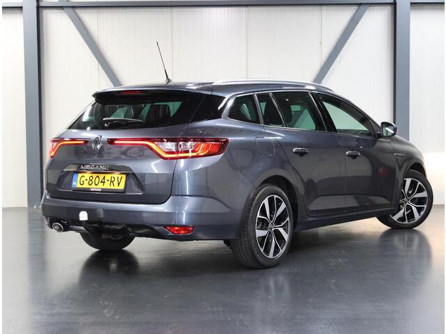 Renault MEGANE Estate TCe 140PK Bose | AppleCarPlay/AndroidAuto | Cruise Control | Climate Control | Navigatie | Parkeersensoren | Trekhaak | Isofix | Privacy Glass | BOSE SOUND |