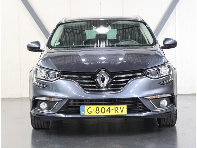Renault MEGANE Estate TCe 140PK Bose | AppleCarPlay/AndroidAuto | Cruise Control | Climate Control | Navigatie | Parkeersensoren | Trekhaak | Isofix | Privacy Glass | BOSE SOUND |