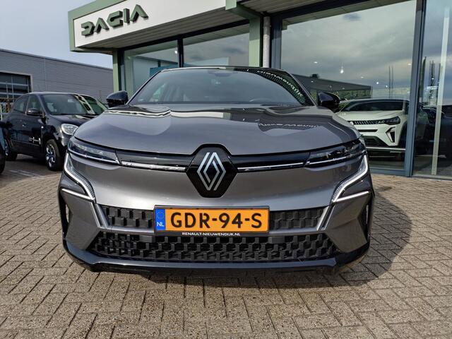 Renault MEGANE E-Tech EV60 Optimum Charge Techno / STOEL- EN STUURWIEL VERWARMING / WARMTEPOMP / GOOGLE MAPS INCL. APPLE & ANDROIDCARPLAY / PARKEERSENSOREN EN CAMERA / HARMAN KARDON PREMIUM AUDIO