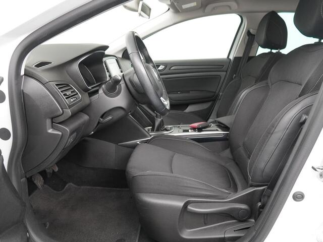 Renault MEGANE Estate 1.3 TCe Limited - 200PK - Cruise Control - Navigatie