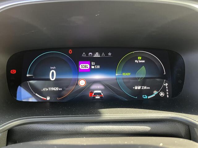 Renault MEGANE Estate 1.6 E-Tech Plug-In Hybrid 160 Business Edition One | Stoel en stuurwielverwarming | Lederen stoelbekleding | Elektrische stoelbediening | Achterruitrijcamera | Afneembare trekhaak
