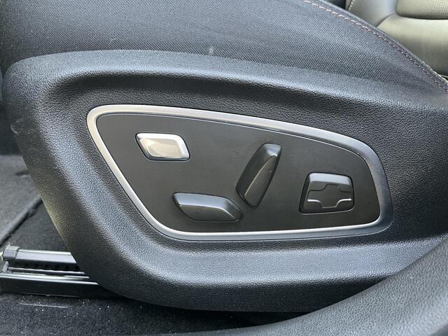 Renault MEGANE Estate 1.6 E-Tech Plug-In Hybrid 160 Business Edition One | Stoel en stuurwielverwarming | Lederen stoelbekleding | Elektrische stoelbediening | Achterruitrijcamera | Afneembare trekhaak