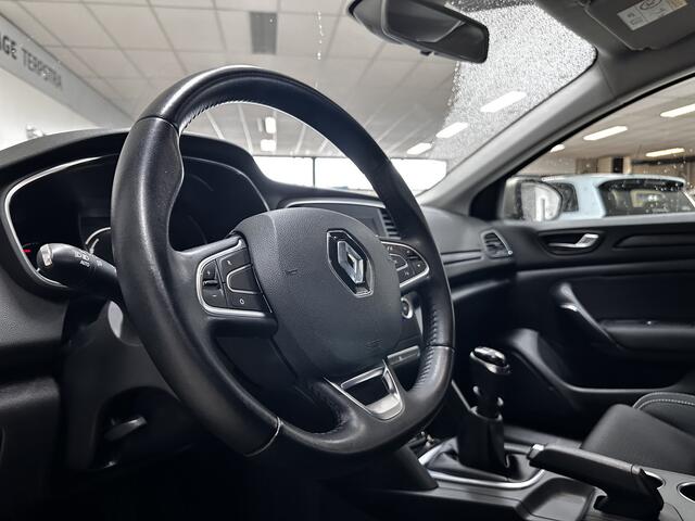 Renault MEGANE Estate 1.2 TCe Limited /DAB+! /Navi /Climat /Cruise /Elek. pakket /Bluetooth /Multi. LEDER Stuur /Regensensor /Extra getint glas /LED Dagrijverl. /Mistlampen /Dakrails /Armsteun /Isofix.