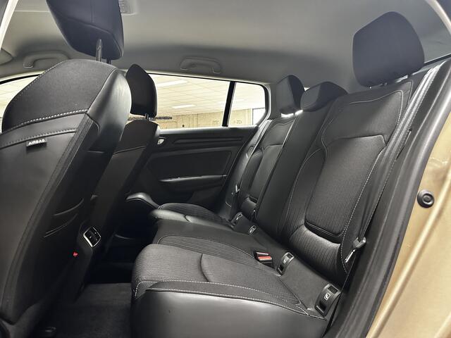 Renault MEGANE Estate 1.2 TCe Limited /DAB+! /Navi /Climat /Cruise /Elek. pakket /Bluetooth /Multi. LEDER Stuur /Regensensor /Extra getint glas /LED Dagrijverl. /Mistlampen /Dakrails /Armsteun /Isofix.