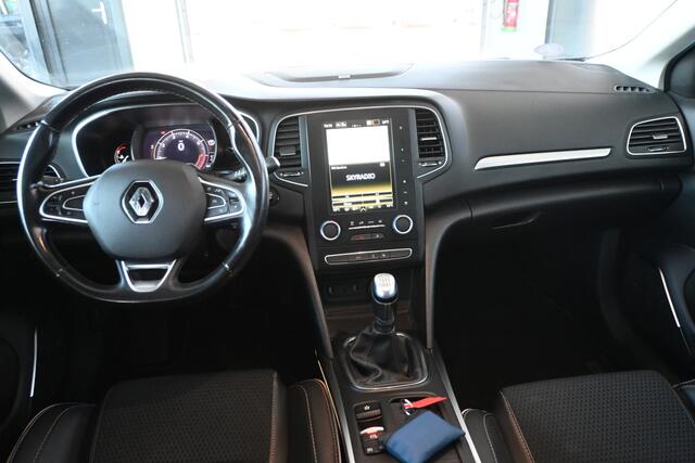Renault MEGANE 1.3 TCe Bose Panoramadak Climate Cruise control Camera PDC Dodehoek 100% Onderhouden Inruil Mogelijk!