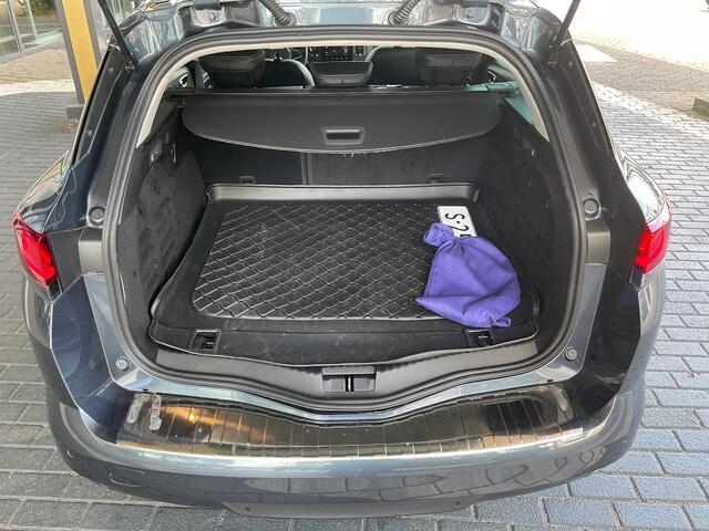 Renault MEGANE Estate 1.6 E-Tech Plug-In Hybrid 160 Intens / AUTOMAAT / NAVIGATIE / TREKHAAK/ PDC