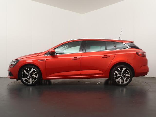 Renault MEGANE Estate 1.2 TCe GT-Line Automaat - Schuifdak - Lederen bekleding - Trekhaak - Stoelverwarming