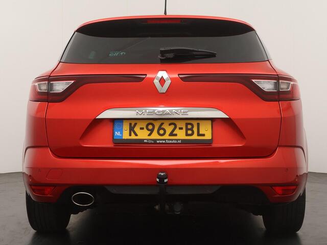 Renault MEGANE Estate 1.2 TCe GT-Line Automaat - Schuifdak - Lederen bekleding - Trekhaak - Stoelverwarming