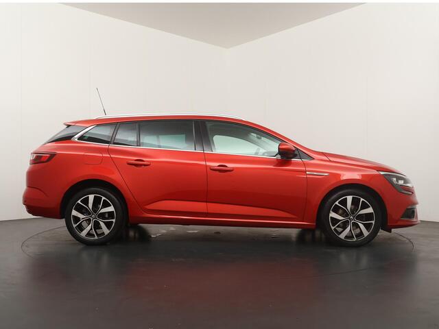 Renault MEGANE Estate 1.2 TCe GT-Line Automaat - Schuifdak - Lederen bekleding - Trekhaak - Stoelverwarming