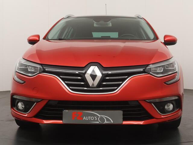 Renault MEGANE Estate 1.2 TCe GT-Line Automaat - Schuifdak - Lederen bekleding - Trekhaak - Stoelverwarming