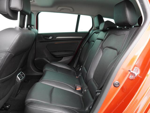 Renault MEGANE Estate 1.2 TCe GT-Line Automaat - Schuifdak - Lederen bekleding - Trekhaak - Stoelverwarming
