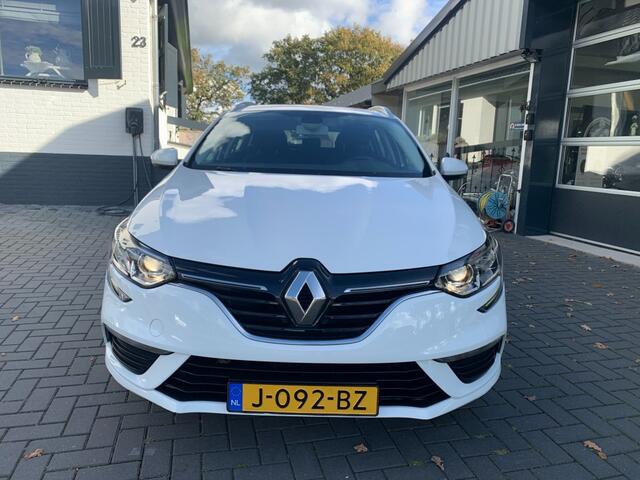Renault MEGANE 1.3 TCE ZEN, Cruise control, Navigatie,Airco, All-in prijs inclusief apk en afleverbeurt!