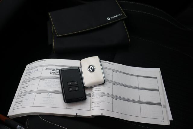 Renault MEGANE Estate 1.5 dCi Limited Navigatie, Trekhaak, Climate control, Cruise control, Lichtmetalen wielen