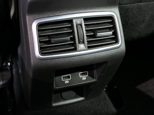 Renault MEGANE Estate 1.3 TCe 140 Techno - Camera, cruise, bluetooth, navi, sensor v+a