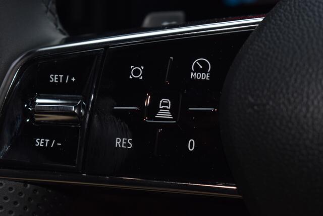 Renault MEGANE E-Tech Techno | 20" lichtmetalen wielen 'Soren' | Cruise control met snelheidsbegrenzer | LED-dagrijverlichting met specifiek vormgegeven lichtsignatuur