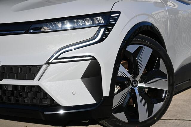 Renault MEGANE E-Tech EV60 Optimum Charge Techno | WARMTEPOMP | 360 CAMERA | STUUR/STOELVERWARMING | NAVI | ADAPT. CRUISE CONTROL | APPLECARPLAY/ANDROIDAUTO | CLIMATE CONTROL | PDC | LMV