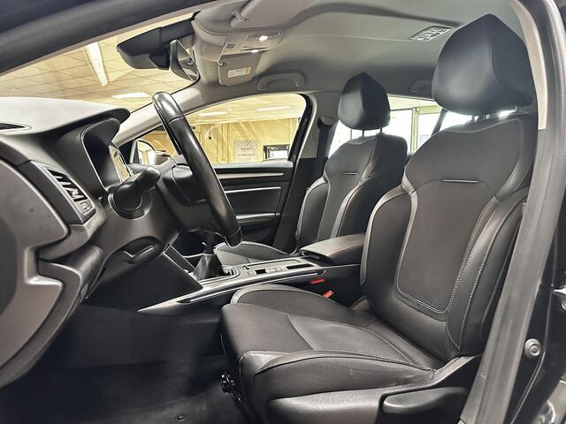 Renault MEGANE Estate 1.5 Blue dCi Limited/ D-Riem verv: 100.000KM!/ Trekhaak/ Half-Leder/ LED Koplampen/ Virtual Cockpit/ Abmient Light/ Keyless/ Multi-Sense/ Stoelverw./ PDC V+A/ Apple + Android/ DAB+/ Lane-Assist.