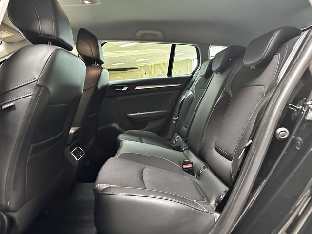 Renault MEGANE Estate 1.5 Blue dCi Limited/ D-Riem verv: 100.000KM!/ Trekhaak/ Half-Leder/ LED Koplampen/ Virtual Cockpit/ Abmient Light/ Keyless/ Multi-Sense/ Stoelverw./ PDC V+A/ Apple + Android/ DAB+/ Lane-Assist.