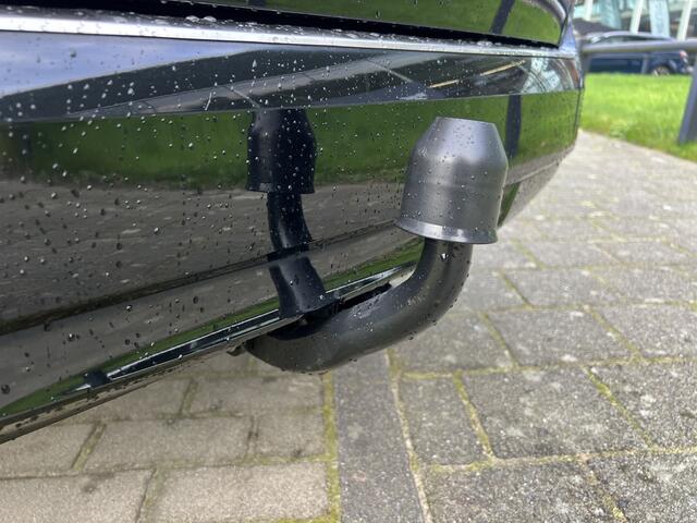 Renault MEGANE Estate 1.2 TCe 130PK Bose / Trekhaak / Schuif-Kanteldak / Leder / Adaptive Cruise / Stoelverw. /