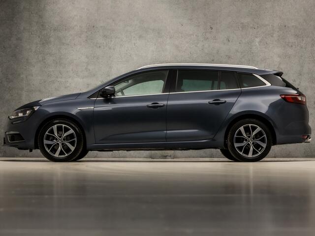Renault MEGANE Estate 1.2 TCe Signature Bose Sport (VIRTUAL COCKPIT, APPLE CARPLAY, GROOT NAVI, STUUR/STOELVERWARMING, HEAD-UP DISPLAY, BOSE AUDIO, LEDER, CAMERA, KEYLESS, MASSAGE, LED KOPLAMPEN, NIEUWSTAAT)