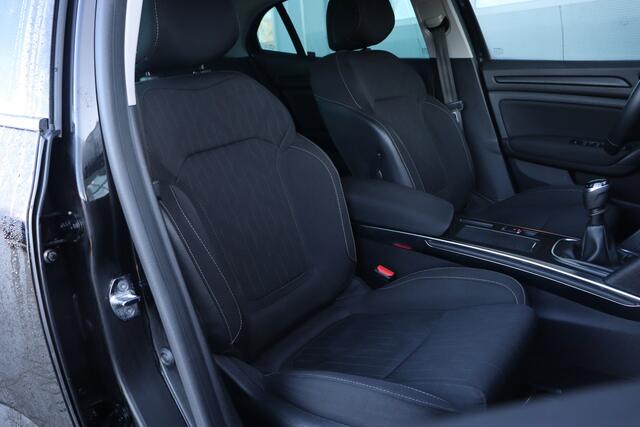 Renault MEGANE 1.3 TCe Limited | Trekhaak | Cruise | PDC |