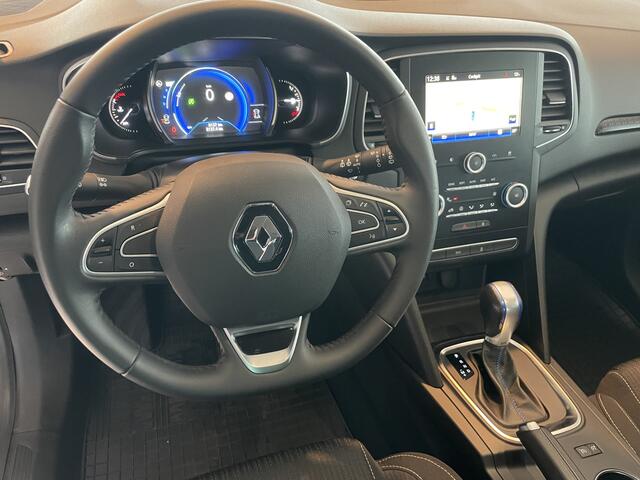 Renault MEGANE 1.5 dCi Bose Airco - Cruise control - Parkeersensoren voor en achter - Navigatiesysteem - Keyless entry - Mistlampen voor - Bluetooth - Rijstrooksensor - Stuurmultifunctioneel - Elektrische ramen voor en - Zeer weinig kilometers