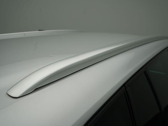 Renault MEGANE Estate TCe 130 EDC Limited - RIJKLAARPRIJS - Automaat - Achteruitrijcamera - Cruise Control - Trekhaak - Dealeronderhouden