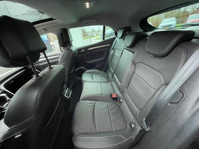 Renault MEGANE 1.3 TCe Business Edition One / automaat / panoramadak / elektrische stoelen / boze geluidsysteem / dodehoeksensoren / achteruitrijcamera / parkeersensoren