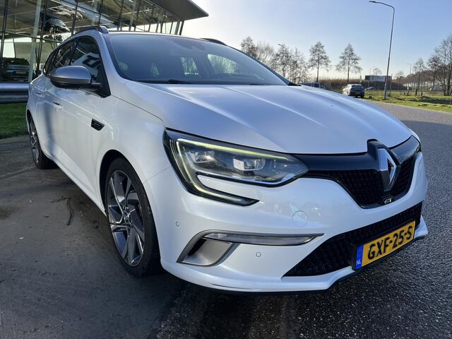 Renault MEGANE Estate 1.6 TCe GT 205 PK / Dealer onderhouden / 4Control / Trekhaak afneembaar / Stoelverw. / Head-up display / DAB /
