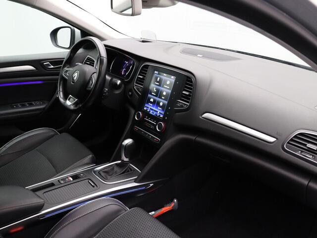 Renault MEGANE Estate 140pk TCe Bose | Trekhaak | Parkeersensoren rondom | Achteruitrijcamera | Stoelverwarming | Head-up display | Dodehoek Detectie |