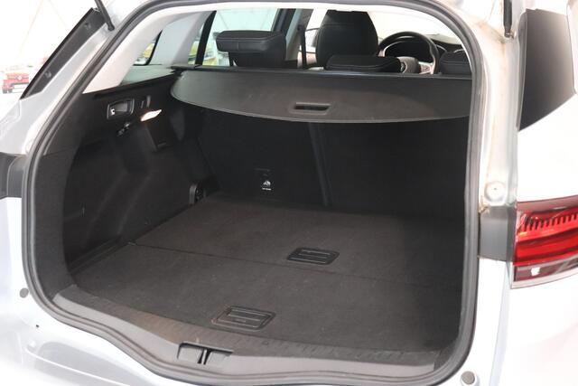 Renault MEGANE Estate 1.3 TCe 140 Techno | Camera | Stoelverwarming | Trekhaak | All Season banden | Navigatie | Climate control |