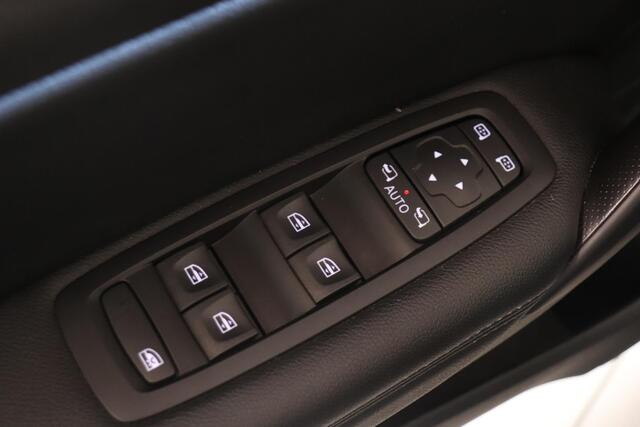 Renault MEGANE Estate 1.3 TCe 140 Techno | Climate control | Camera | Trekhaak | Parkeerassistent | AppleCarplay AndroidAuto | LED koplampen |