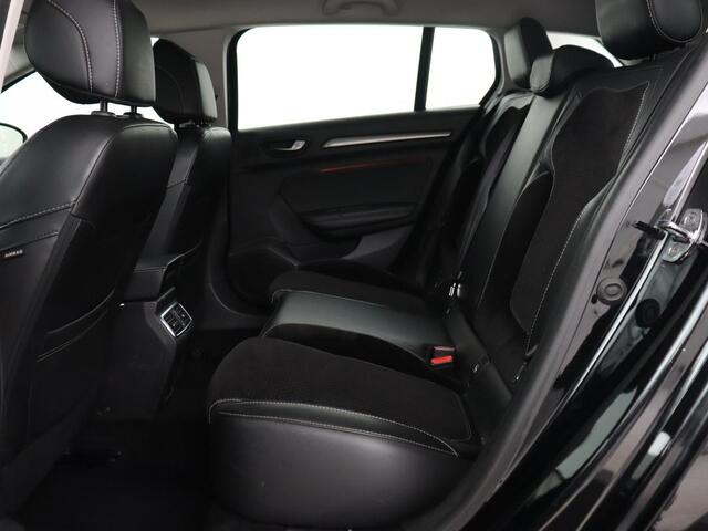 Renault MEGANE 1.5 dCi Limited | Camera | Navigatie | Half leder | Climate control | Dodehoek detectie | Keyless | Cruise control | Parkeerhulp