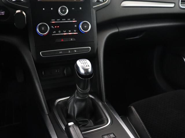 Renault MEGANE 1.5 dCi Limited | Camera | Navigatie | Half leder | Climate control | Dodehoek detectie | Keyless | Cruise control | Parkeerhulp